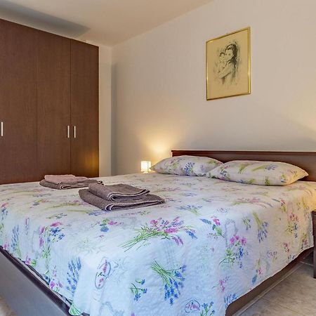 Apartment Pula Lucefinka II Bagian luar foto